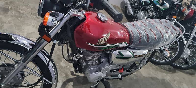 New 125 self-start red color 4