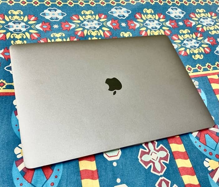 MacBook Pro 2016 - Core i7 2.9ghz 15.4inch 16GB RAM, 1TB SSD, TouchBar 5