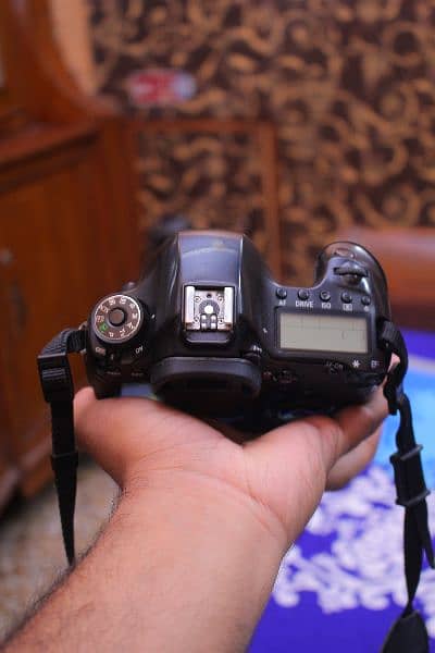 Canon 6D fullframe body with battery grip 7