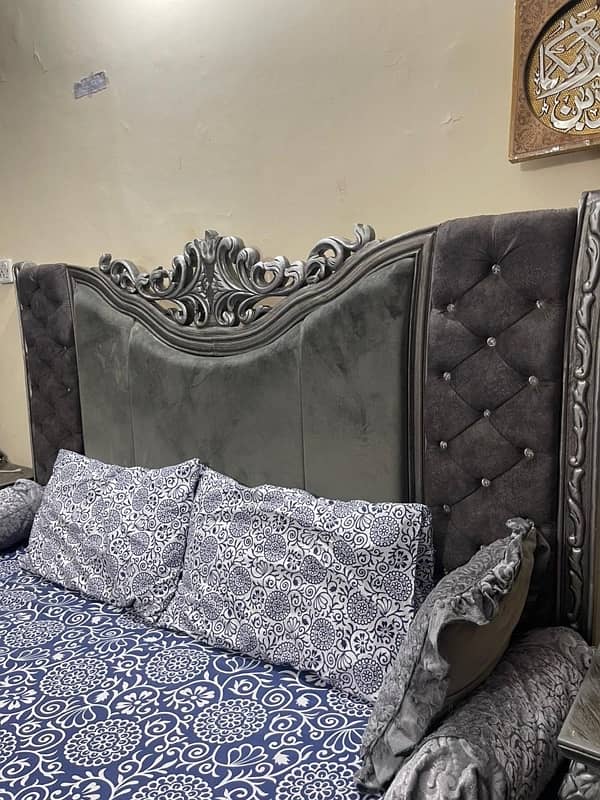 grey colour bed set 1