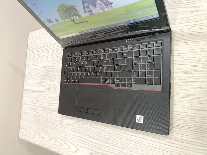 Fujitsu Lifebook e5510 core i5 10th gen quadcore 15.6 inch Numpad keys 4