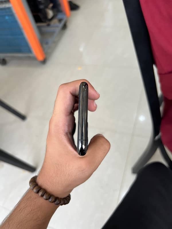 iphone 11 pro 2