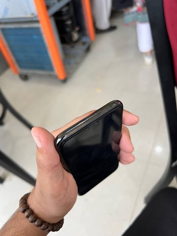 iphone 11 pro 3