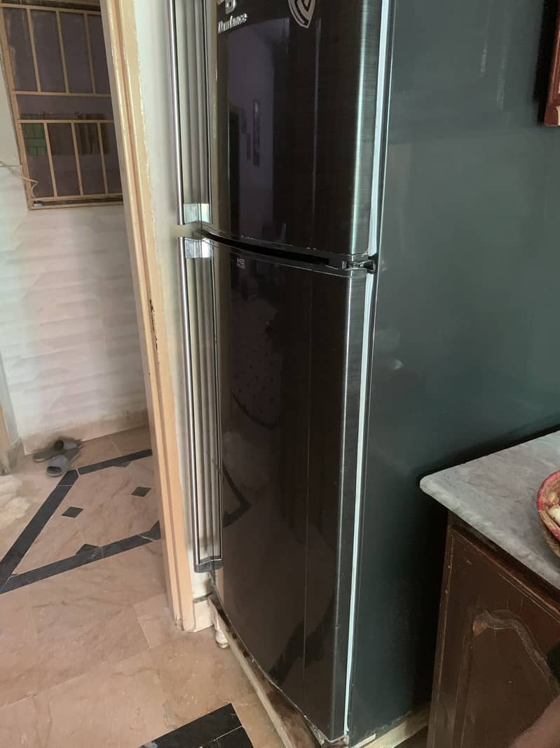 Dawlance fridge for sale in original condition 2