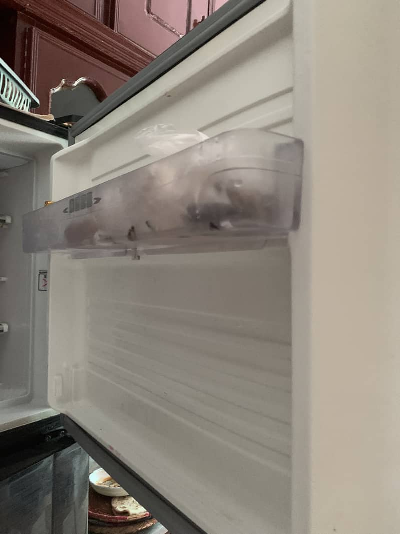 Dawlance fridge for sale in original condition 8