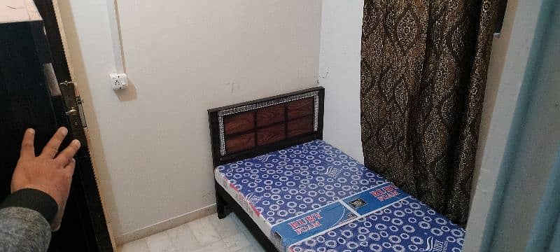 Single Room available in Girls Hostel i-8/3 1