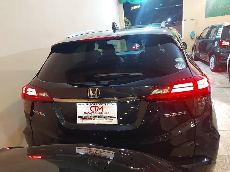 Honda vezel 2019 Model Z Pkg 35,000KM 4-GRADE NOV-2024 IMPORT 2018 19