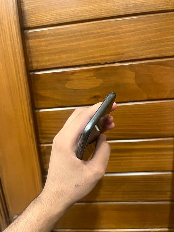 iphone 11/ 64GB 6