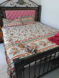 king size bed with 5 setter sofa without mattress