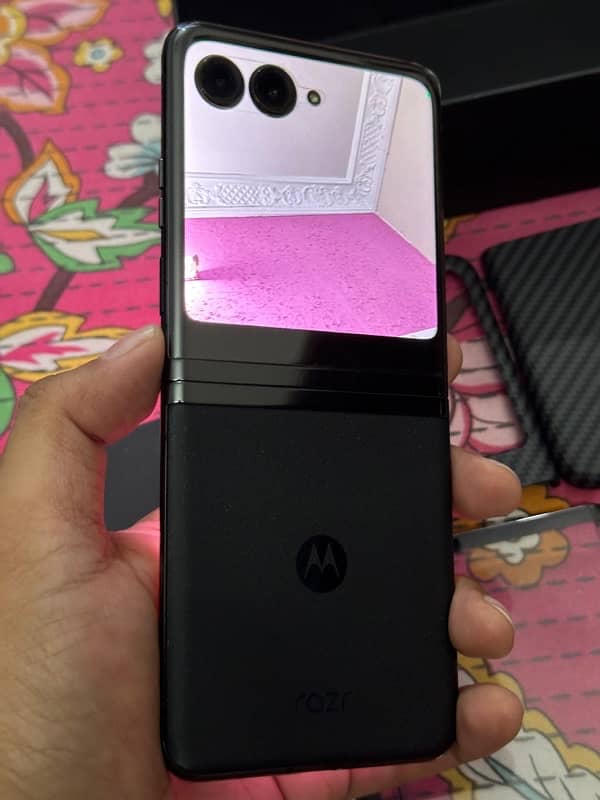 Motorolla Razor 40 Ultra Flip Phone- PTA approved 10/10 3