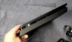 Ps 4 slim 0