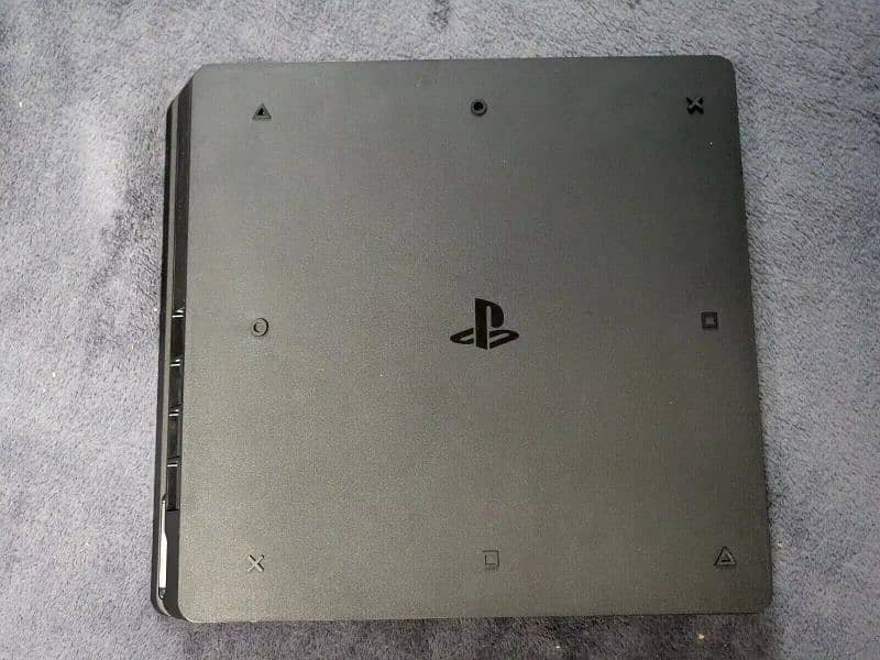 Ps 4 slim 2