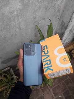 Tecno spark 8c.  4/64