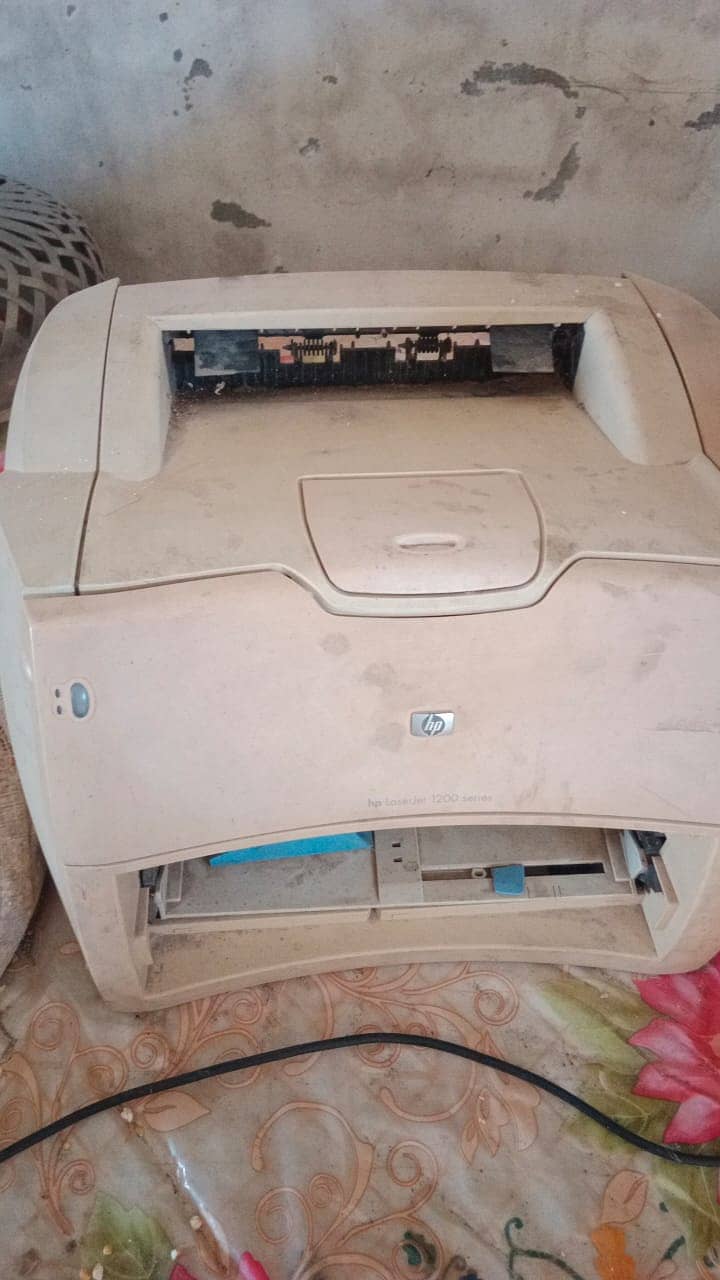 Hp laserjet 1200 series in good condition 1