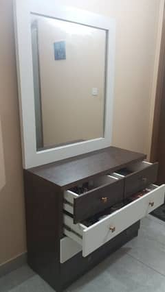 2 Dressing tables, 1pcs Side table,