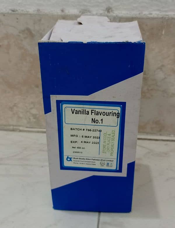 Cake making added flavour Vanila 4