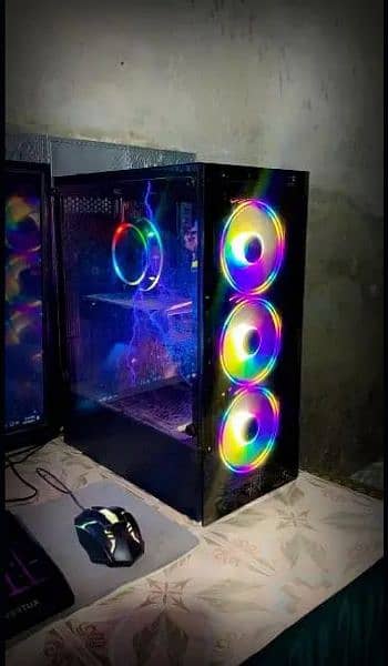 gaming PC I7 4gen 16gb ram
2TB HDD 128GB SSD RGB case 0