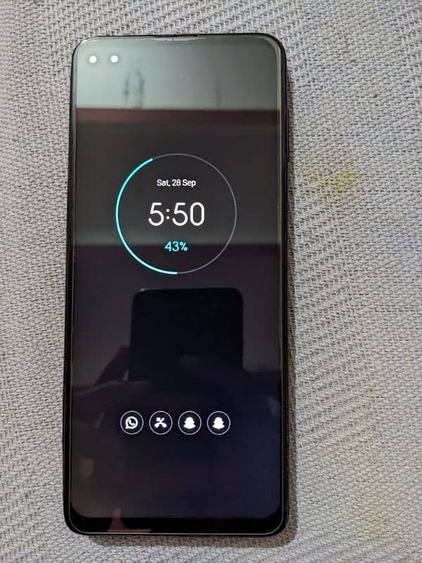 Motorola One 5G UW 1