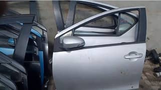 toyota aqua doors,fender,diggi,bonnet,light,bumper,nose cut