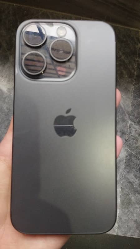 iPhone 15 pro black titanium Factory unlock 2