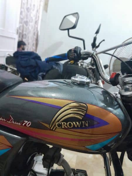 Crown 70 2