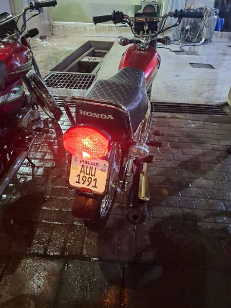 honda 125 special edition gold 4