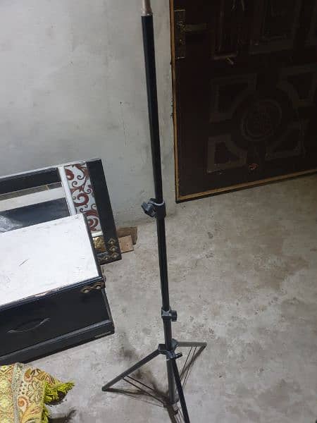 Ringlight 26cm with 7ft tripod . . . 2lights 1 tripod . . Aluminum. . 1