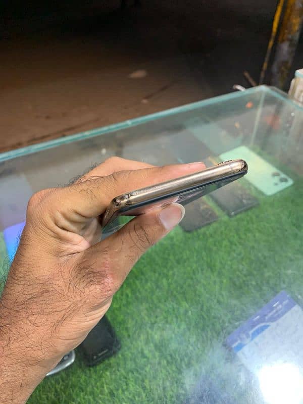 Iphone XS Max Non PTA 256gb 2