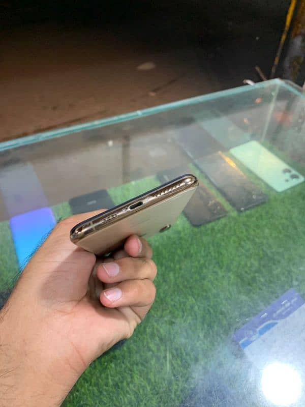 Iphone XS Max Non PTA 256gb 5