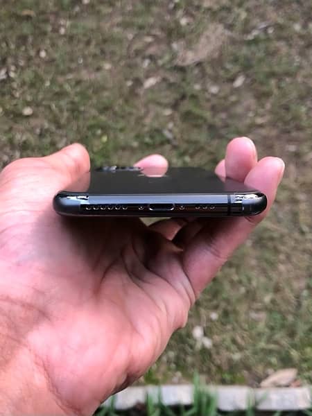 iphone 11 pro MINT PTA 256GB WATERPACK 5