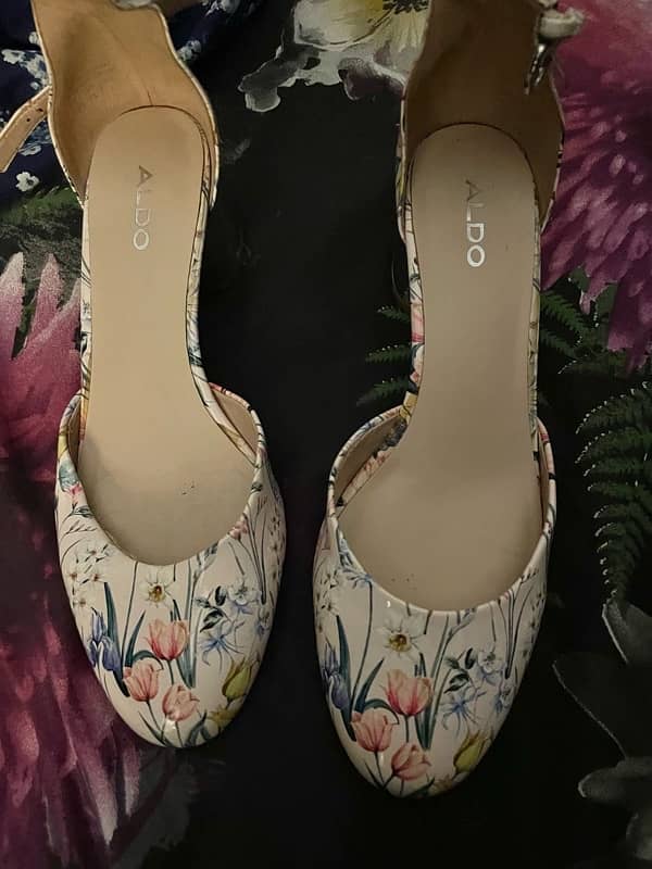 Heels / Footwear / ALDO HEELS IN GOOD CONDITION 9