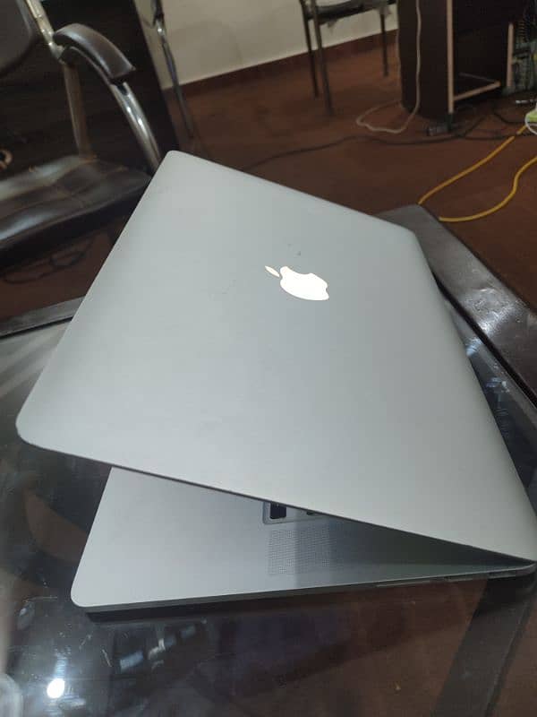 Apple MacBook Pro 2013 1