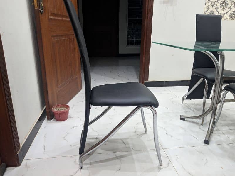 Dining table with 4 chairs | fresh condition | urgent sale 4