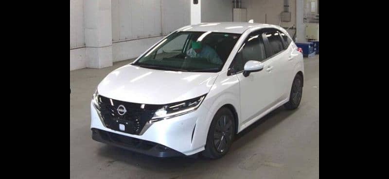 Nissan Note Aura E-Power 2021 (like new) 10