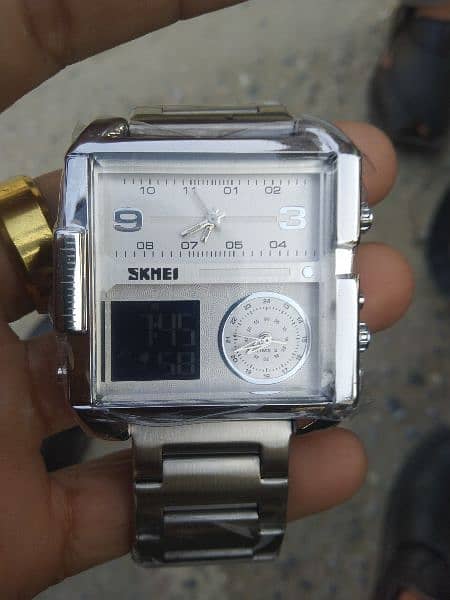 smart watch in gud condition ,,,box available,,, 3