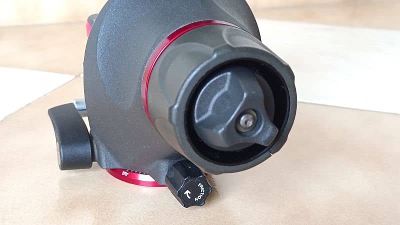 Manfrotto MH055M8-Q5 Photo-Movie Fluid Tripod Head with Q5 QR Plate 6