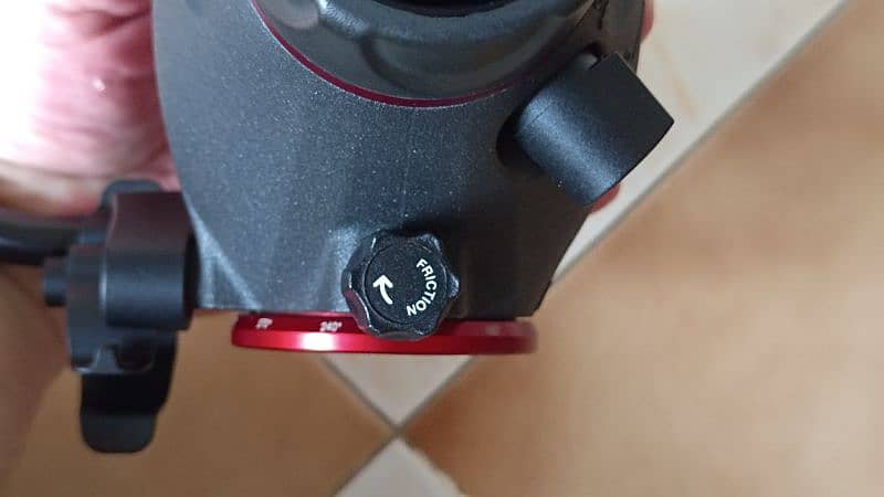 Manfrotto MH055M8-Q5 Photo-Movie Fluid Tripod Head with Q5 QR Plate 16