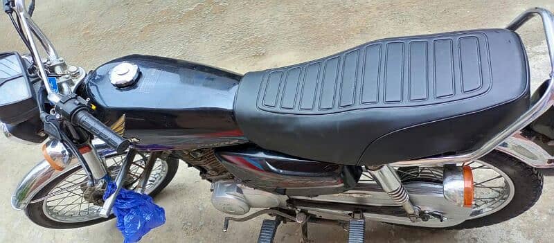 Honda 125-2019 Black Totally Genuine 10/10 One Hand use First Owner 4