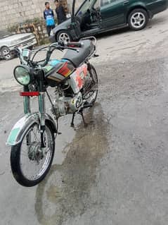 pehly ad par len ghor sy mn bike sale ni krta sirf marcha honda 125 sy