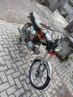 pehly ad par len ghor sy mn bike sale ni krta sirf marcha honda 125 sy