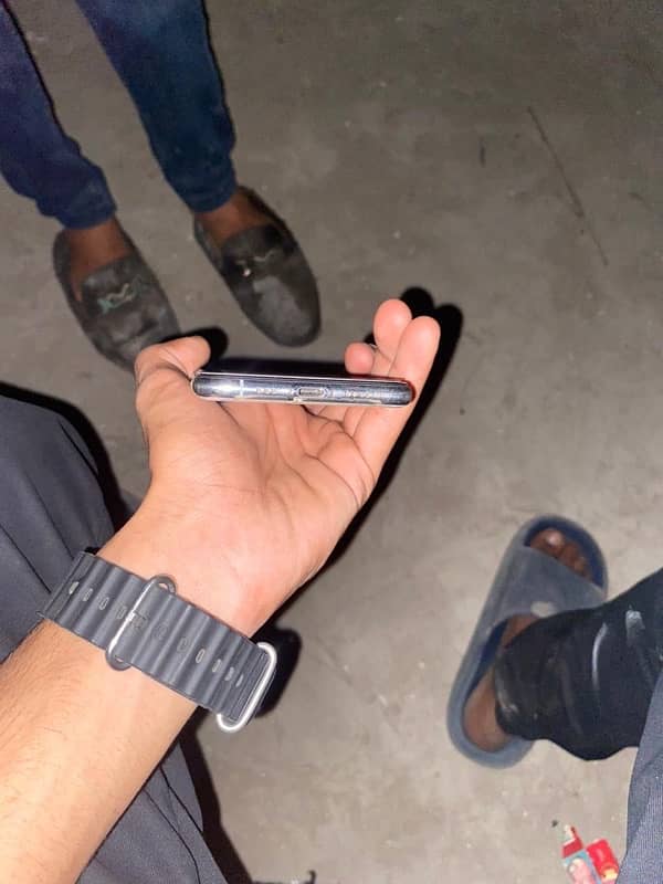 IPHONE XS 256 GB NON PTA JV 5