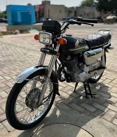 Honda 125 apacial addition 2022-23 modil Karachi number