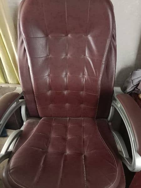 chair new condition 1