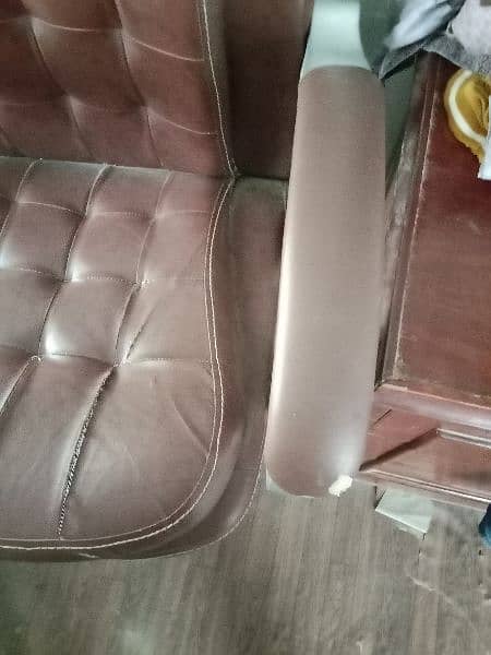 chair new condition 2