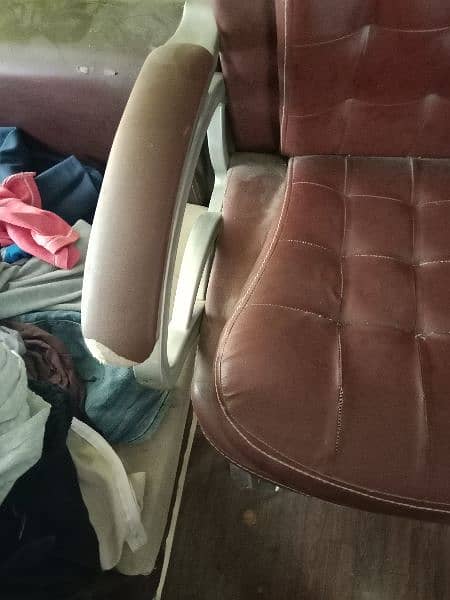 chair new condition 3