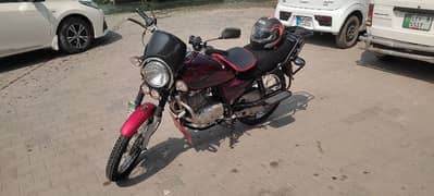 Suzuki GS150 Tour Bike