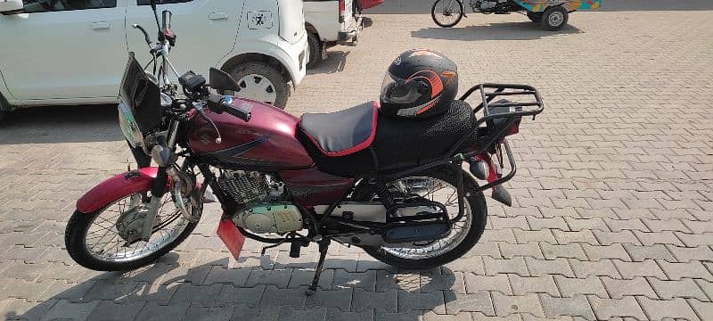 Suzuki GS150 Tour Bike 1