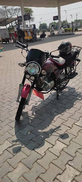 Suzuki GS150 Tour Bike 3