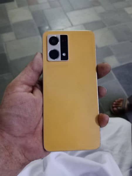 OPPO f21 pro gold color 2