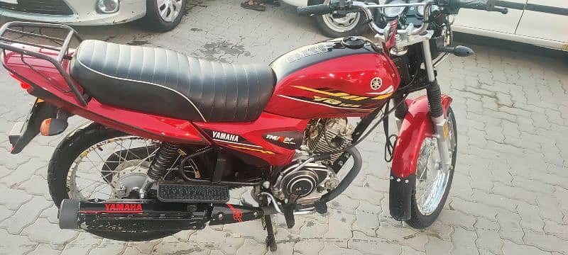 Yamaha YB125Z red color 1